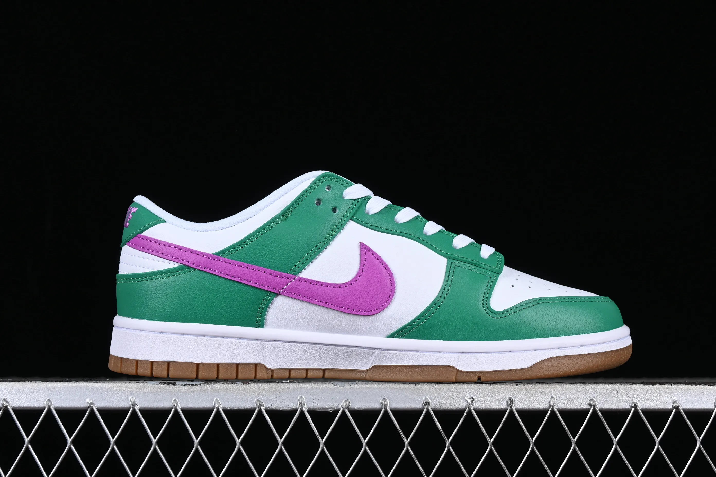 All Categories Nk SB Dunk Series Nk SB Dunk Low Low-top sneakers Nk Dunk Low "Stadium Green and White" Spring Sunshine SB low-top sports and leisure sneakers FD9922-151
